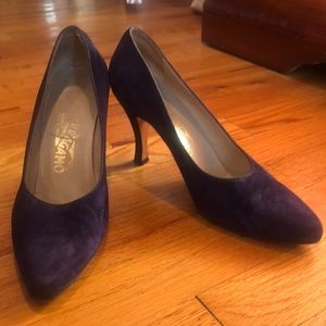 Vintage Ferragamo Pumps